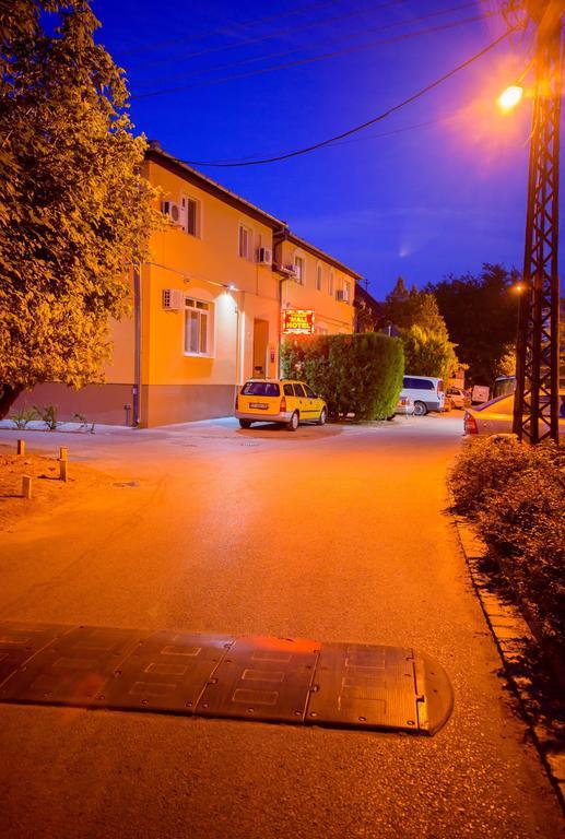 Guest House Mali Hotel Subotica Exteriér fotografie